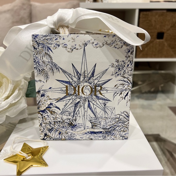 Dior Star Charm with Gift Bag - Picture 3 of 5
